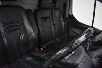 FORD TRANSIT CUSTOM 2.2 TDCi 290 Limited Combi Van 6dr Diesel Manual L2 H1 (191 g/km