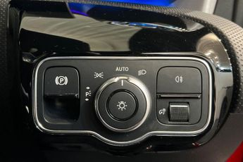 MERCEDES-BENZ CLA 1.3 CLA180 AMG Line Coupe 4dr Petrol 7G-DCT Euro 6 (s/s) (136 ps