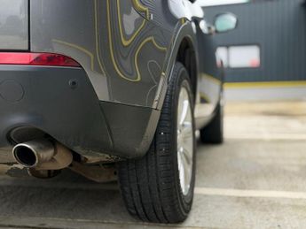 LAND ROVER DISCOVERY SPORT 2.0 TD4 SE Tech SUV 5dr Diesel Auto 4WD Euro 6 (s/s) (180 ps)