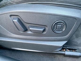 AUDI E-TRON 50 Technik SUV 5dr Electric Auto quattro 71.2kWh (313 ps)