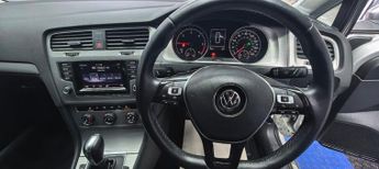 VOLKSWAGEN GOLF 1.6 TDI BlueMotion Tech SE Hatchback 5dr Diesel DSG Euro 5 (s/s)