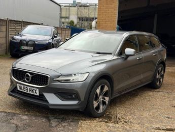 VOLVO V60 CROSS COUNTRY 2.0 D4 Plus Estate 5dr Diesel Auto AWD Euro 6 (s/s) (190 ps)
