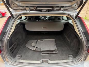 VOLVO V60 CROSS COUNTRY 2.0 D4 Plus Estate 5dr Diesel Auto AWD Euro 6 (s/s) (190 ps)