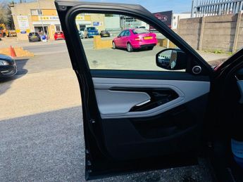 LAND ROVER RANGE ROVER EVOQUE 1.5 P300e 12.2kWh Edition SUV 5dr Petrol Plug-in Hybrid Auto 4WD