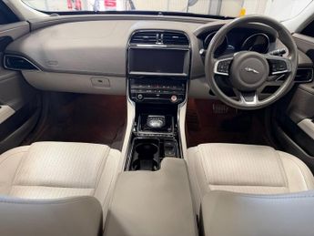 JAGUAR XE 2.0i GPF Portfolio Saloon 4dr Petrol Auto Euro 6 (s/s) (250 ps)