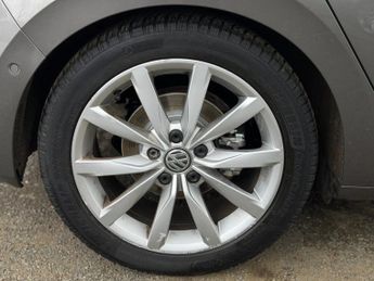 VOLKSWAGEN GOLF SV 2.0 GT TDI DSG 5d 148 BHP