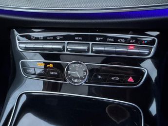 MERCEDES-BENZ E-CLASS 2.0 E200d AMG Line (Premium Plus) Saloon 4dr Diesel G-Tronic+ Eu