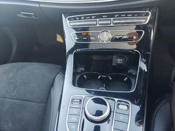 MERCEDES-BENZ E-CLASS 2.0 E200d AMG Line (Premium Plus) Saloon 4dr Diesel G-Tronic+ Eu