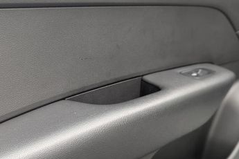 RENAULT ARKANA 1.6 E-TECH Iconic SUV 5dr Petrol Hybrid Auto 2WD Euro 6 (s/s) (1