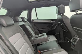 VOLKSWAGEN TIGUAN 2.0 TDI R-Line SUV 5dr Diesel DSG Euro 6 (s/s) (150 ps)