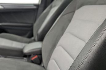VOLKSWAGEN TIGUAN 2.0 TDI R-Line SUV 5dr Diesel DSG Euro 6 (s/s) (150 ps)
