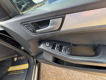 AUDI Q5 2.0 TDI SE SUV 5dr Diesel S Tronic quattro Euro 5 (s/s) (177 ps)