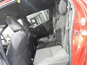 TOYOTA YARIS 1.5 VVT-h Blue Bi-Tone Hatchback 5dr Petrol Hybrid E-CVT Euro 6 