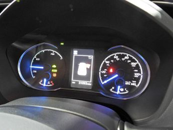 TOYOTA YARIS 1.5 VVT-h Blue Bi-Tone Hatchback 5dr Petrol Hybrid E-CVT Euro 6 