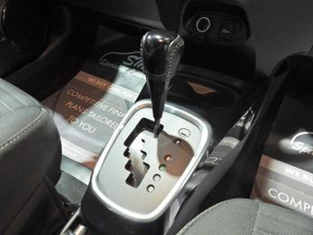 TOYOTA YARIS 1.5 VVT-h Blue Bi-Tone Hatchback 5dr Petrol Hybrid E-CVT Euro 6 