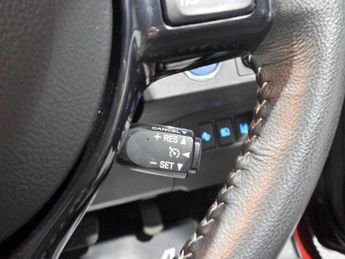 TOYOTA YARIS 1.5 VVT-h Blue Bi-Tone Hatchback 5dr Petrol Hybrid E-CVT Euro 6 