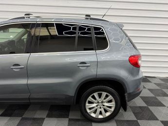 VOLKSWAGEN TIGUAN 2.0 TSI SE SUV 5dr Petrol Auto 4WD Euro 4 (170 ps)