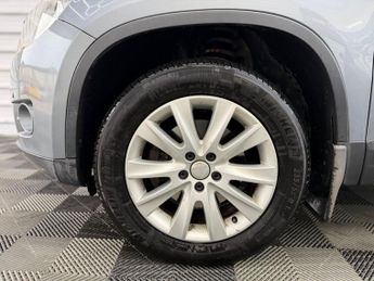 VOLKSWAGEN TIGUAN 2.0 TSI SE SUV 5dr Petrol Auto 4WD Euro 4 (170 ps)
