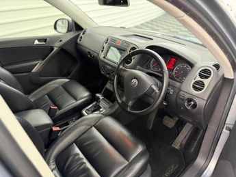 VOLKSWAGEN TIGUAN 2.0 TSI SE SUV 5dr Petrol Auto 4WD Euro 4 (170 ps)