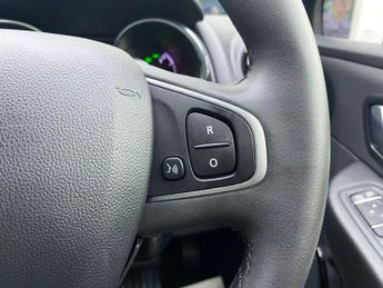 RENAULT CLIO 1.5 dCi Dynamique Nav Hatchback 5dr Diesel EDC Euro 6 (s/s) (90 