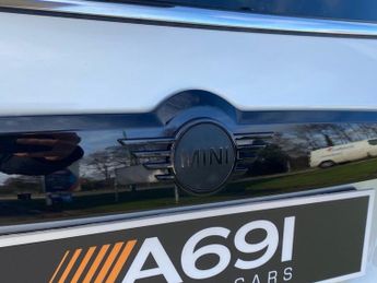 MINI COUNTRYMAN 1.5 Cooper Exclusive SUV 5dr Petrol Steptronic Euro 6 (s/s) (136