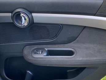 MINI COUNTRYMAN 1.5 Cooper Exclusive SUV 5dr Petrol Steptronic Euro 6 (s/s) (136