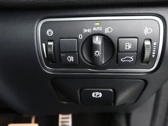 VOLVO XC60 2.0 D4 R-Design Nav SUV 5dr Diesel Auto Euro 6 (s/s) (190 ps)