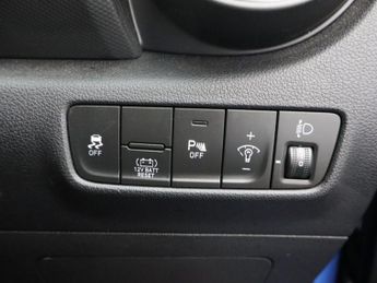 HYUNDAI KONA 1.6 h-GDi SE Connect SUV 5dr Petrol Hybrid DCT Euro 6 (s/s) (141