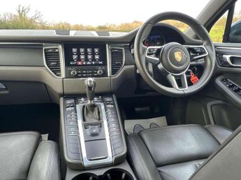 PORSCHE MACAN 2.0 Macan Semi-Auto 4WD 5dr
