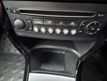 CITROEN DS3 1.6 HDi 16V DStyle Hatchback 3dr Diesel Manual Euro 5 (90 ps)