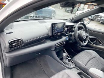 TOYOTA YARIS 1.5 VVT-h Dynamic Hatchback 5dr Petrol Hybrid E-CVT Euro 6 (s/s)