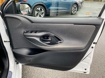 TOYOTA YARIS 1.5 VVT-h Dynamic Hatchback 5dr Petrol Hybrid E-CVT Euro 6 (s/s)