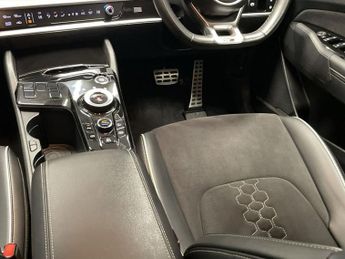KIA SPORTAGE 1.6 T-GDi 13.8kWh GT-Line SUV 5dr Petrol Plug-in Hybrid Auto AWD