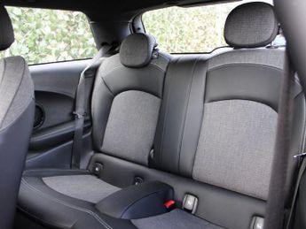 MINI Electric Hatch Cooper SE 32.6kWh Level 2 Hatchback 3dr Electric Auto (184 ps)