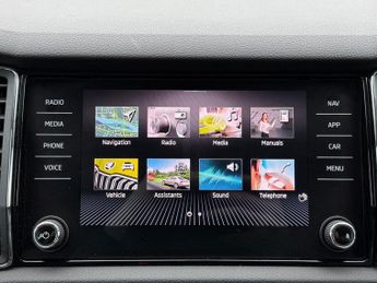 SKODA KODIAQ 1.5 TSI ACT SE Drive SUV 5dr Petrol DSG Euro 6 (s/s) (7 Seat) (1