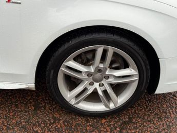 AUDI A4 AVANT 2.0 TDI S line Estate 5dr Diesel Multitronic Euro 5 (s/s) (177 p