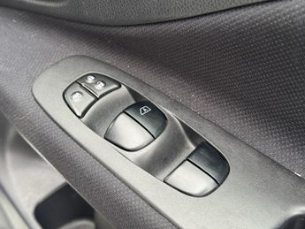 NISSAN SERENA 2.0L