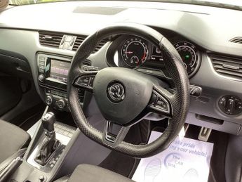 SKODA OCTAVIA 2.0 TDI vRS Hatchback 5dr Diesel DSG Euro 5 (s/s) (184 ps)