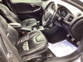 VOLVO V40 2.0 T2 R-Design Edition Hatchback 5dr Petrol Manual Euro 6 (s/s)