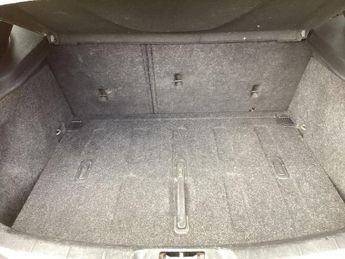 VOLVO V40 2.0 T2 R-Design Edition Hatchback 5dr Petrol Manual Euro 6 (s/s)