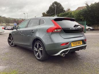 VOLVO V40 2.0 T2 R-Design Edition Hatchback 5dr Petrol Manual Euro 6 (s/s)