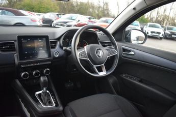 RENAULT ARKANA 1.6 E-TECH Iconic SUV 5dr Petrol Hybrid Auto 2WD Euro 6 (s/s) (1