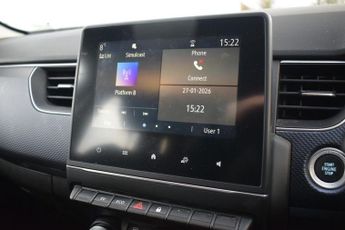 RENAULT ARKANA 1.6 E-TECH Iconic SUV 5dr Petrol Hybrid Auto 2WD Euro 6 (s/s) (1