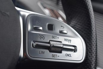 MERCEDES-BENZ EQC EQC 400 80kWh AMG Line SUV 5dr Electric Auto 4MATIC (408 ps)