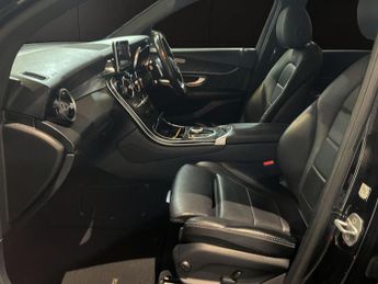 MERCEDES-BENZ GLC 2.1 GLC220d AMG Line SUV 5dr Diesel G-Tronic 4MATIC Euro 6 (s/s)