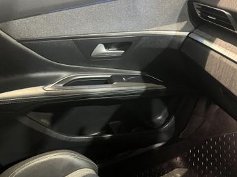 PEUGEOT 3008 1.5 BlueHDi Allure Premium SUV 5dr Diesel EAT Euro 6 (s/s) (130 