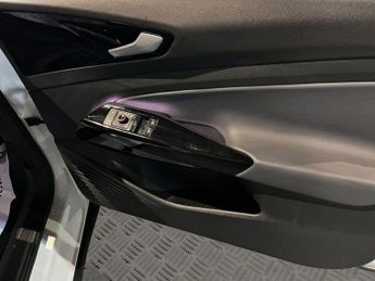 VOLKSWAGEN ID.4 Pro Performance 77kWh Life Edition SUV 5dr Electric Auto (204 ps