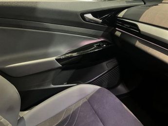 VOLKSWAGEN ID.4 Pro Performance 77kWh Life Edition SUV 5dr Electric Auto (204 ps