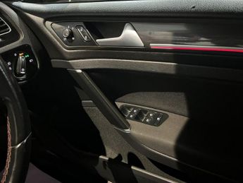 VOLKSWAGEN GOLF 2.0 TSI GTI Hatchback 5dr Petrol DSG Euro 6 (s/s) (230 ps)