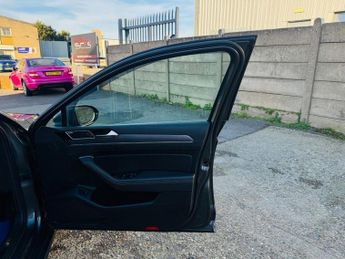 VOLKSWAGEN PASSAT 2.0 TDI BlueMotion Tech R-Line Saloon 4dr Diesel DSG Euro 6 (s/s